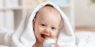 Những dấu hiệu nhận biết trẻ sơ sinh thiếu nước